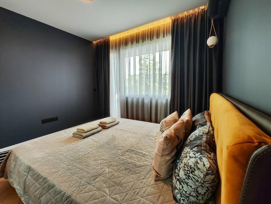 Topaz Beachfront Apartment Varna Eksteriør billede